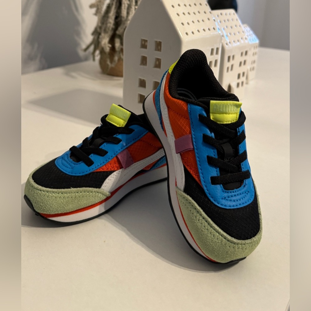 Puma sneakers size 8c like new worn once